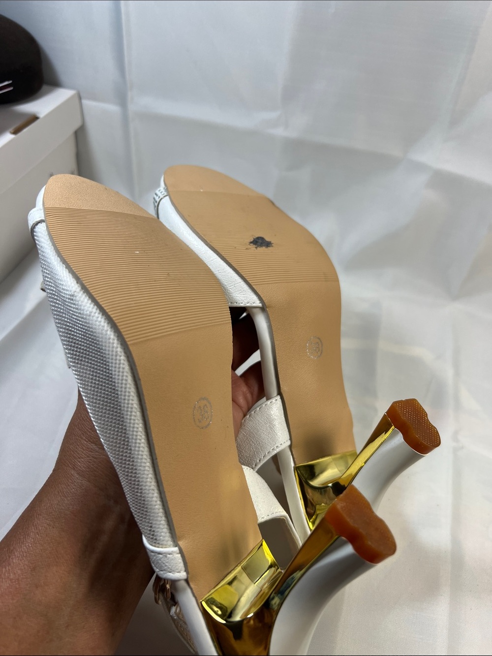 Elegant White Slingback Heels with Gold Accent - Picture 5 of 7